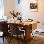 The Mount Street Townhouse * Χαρογκέιτ
